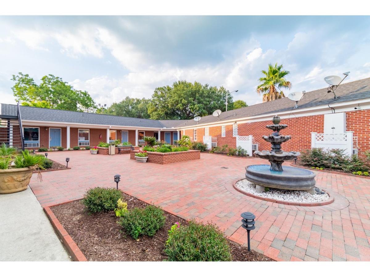 Winton Inn & Suites 반웰 외부 사진