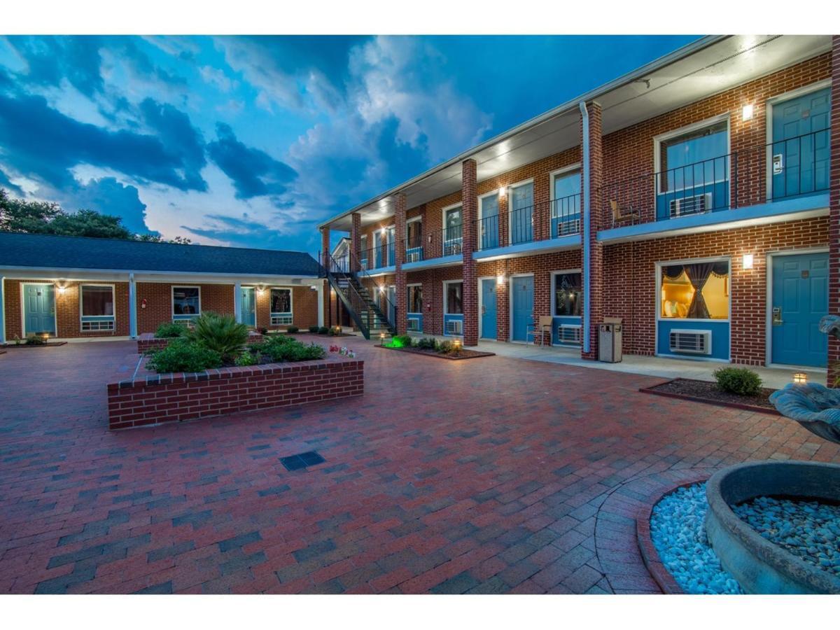 Winton Inn & Suites 반웰 외부 사진