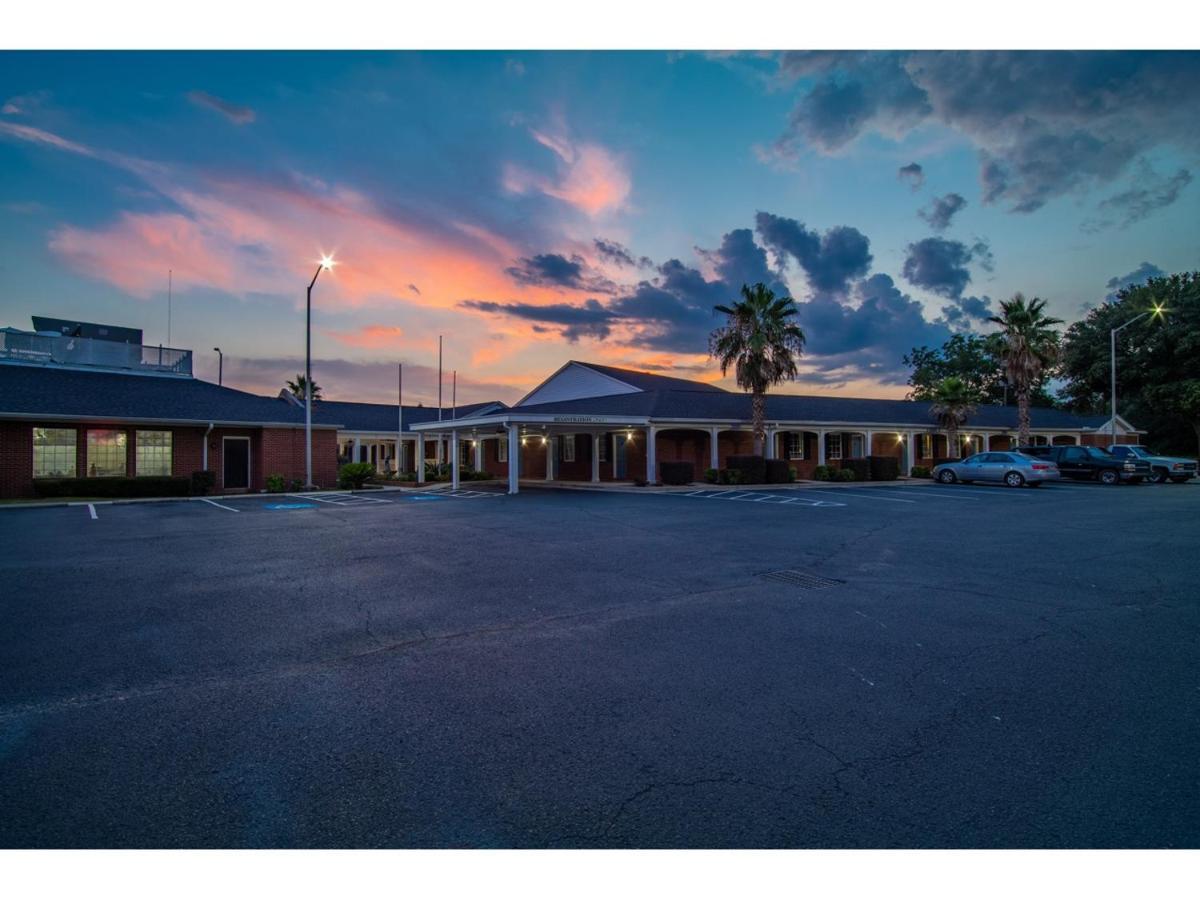 Winton Inn & Suites 반웰 외부 사진